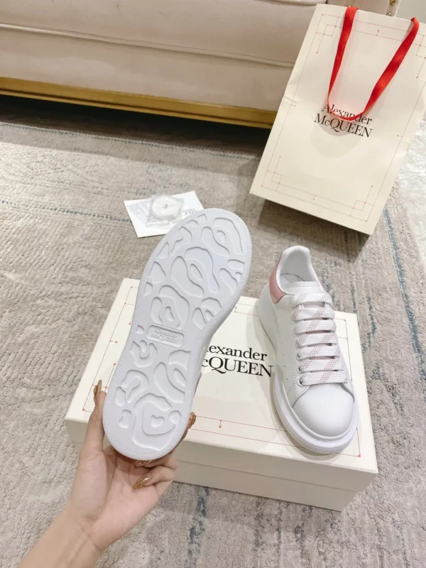 Alexander MCQueen shoes - Replica shoes