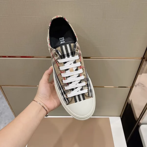 Burberry shoes - rep shoes