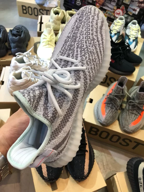 Yeezy shoes - rep shoes