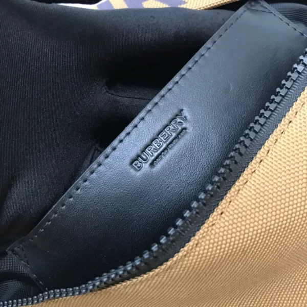 Burberry bag - rep bags