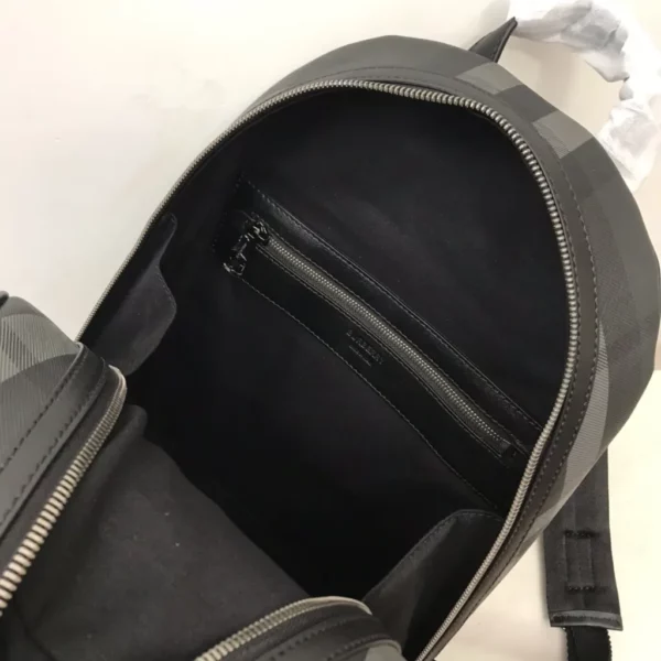 Burberry bag - rep bags