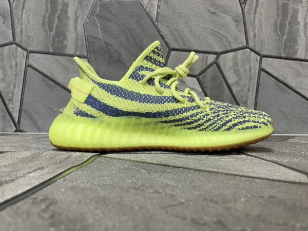 Yeezy shoes - Replica shoes