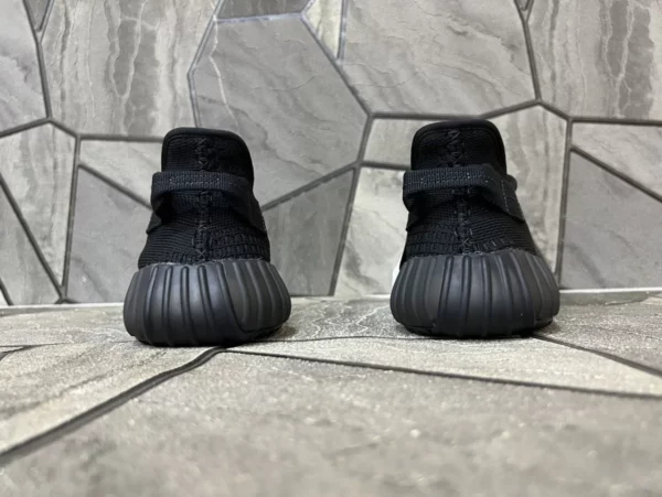 Yeezy shoes - rep shoes