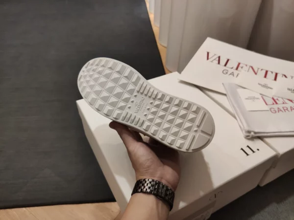 Valentino shoes - Replica shoes