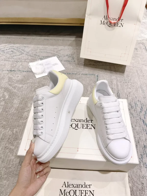 Alexander MCQueen shoes - Replica shoes