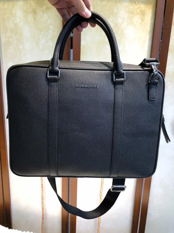 Burberry bag - rep bags