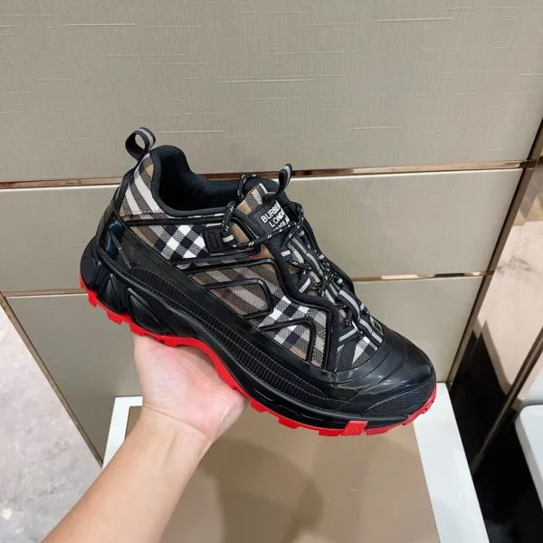 Burberry shoes - Replica shoes