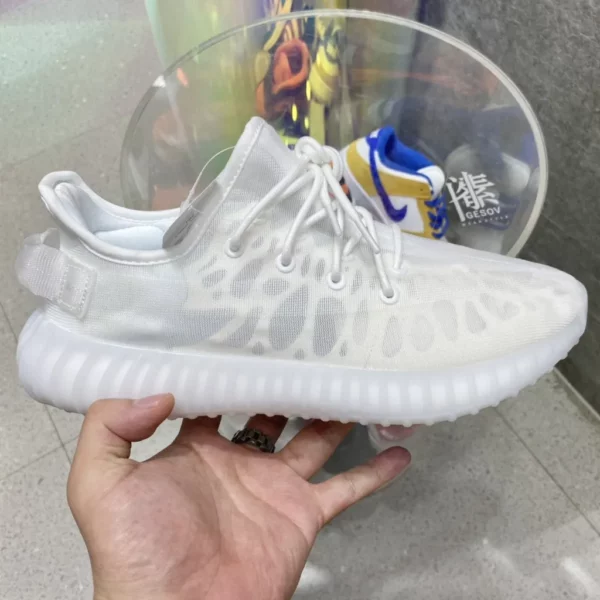 Yeezy shoes - Replica shoes