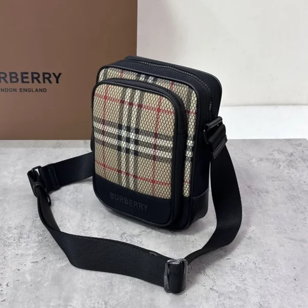 Burberry bag - rep bags