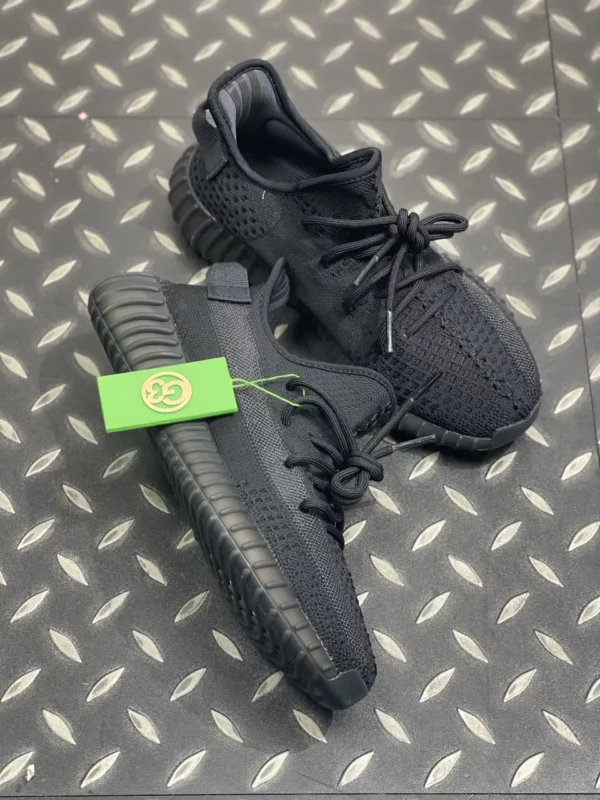 Yeezy shoes - Replica shoes