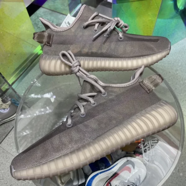 Yeezy shoes - Replica shoes