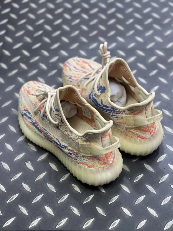 Yeezy shoes - rep shoes