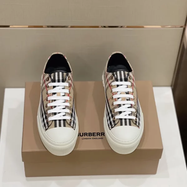 Burberry shoes - rep shoes