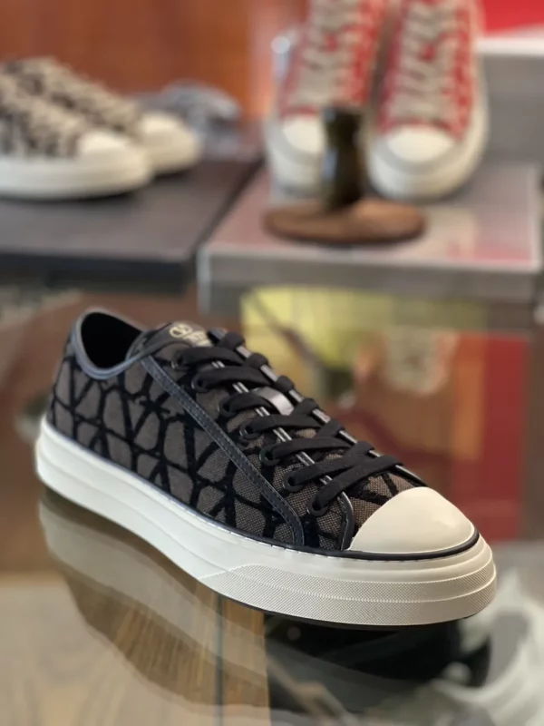 Valentino shoes - rep shoes