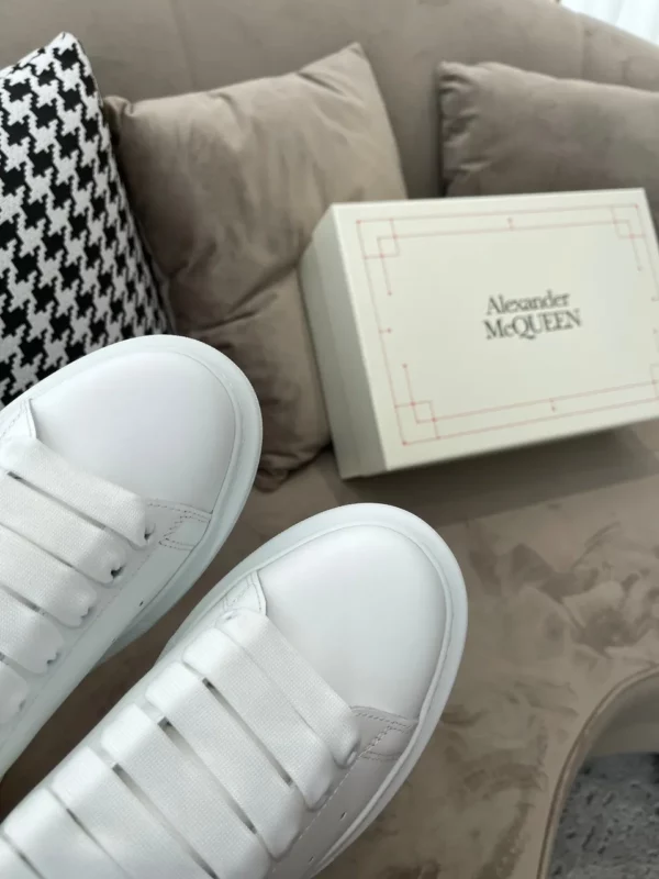 Alexander MCQueen shoes - rep shoes