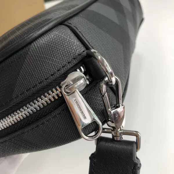 Burberry bag - rep bags