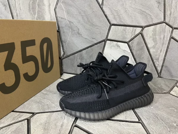 Yeezy shoes - rep shoes