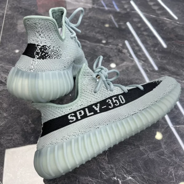 Yeezy shoes - rep shoes