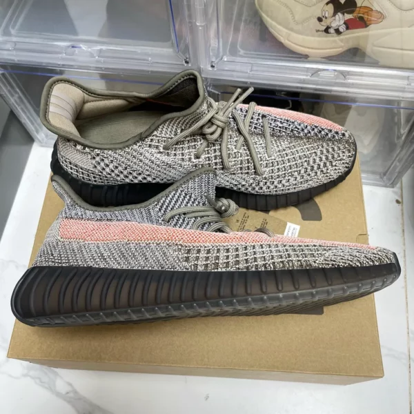 Yeezy shoes - Replica shoes