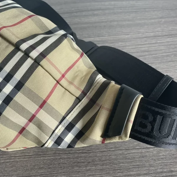 Burberry bag - rep bags