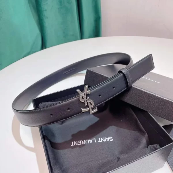 Saint Laurent belt