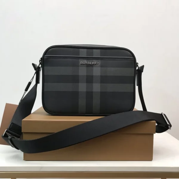 Burberry bag - rep bags