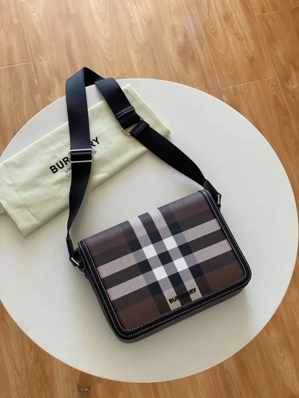 Burberry bag - rep bags