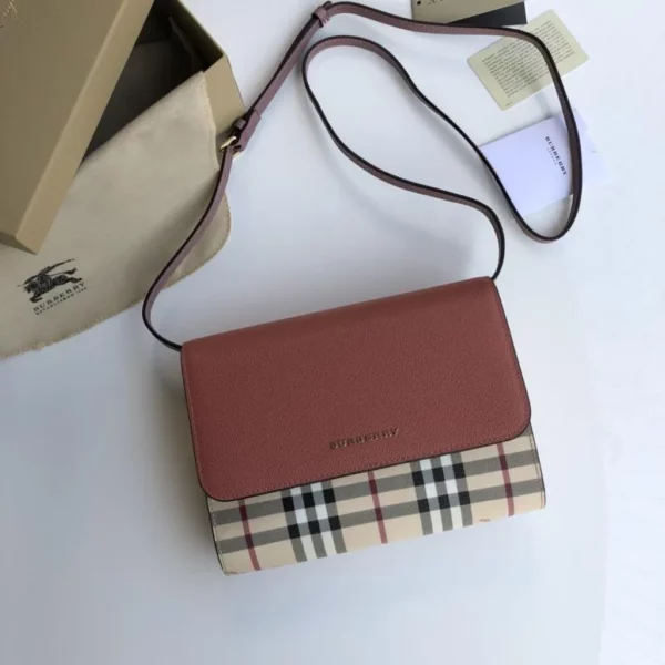 Burberry bag - rep bags