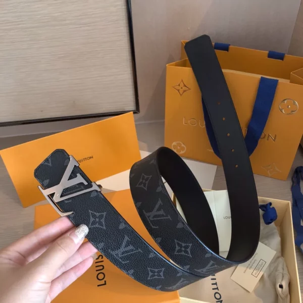 Louis Vuitton belt