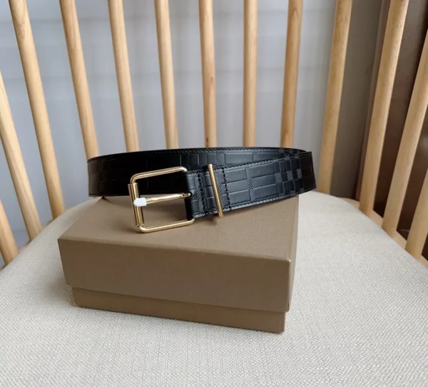 Burberry belt