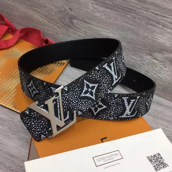 Louis Vuitton belt