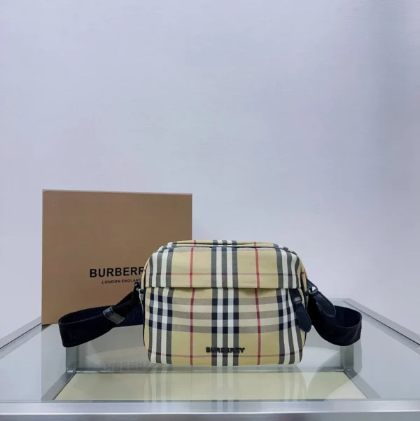 Burberry bag - rep bags