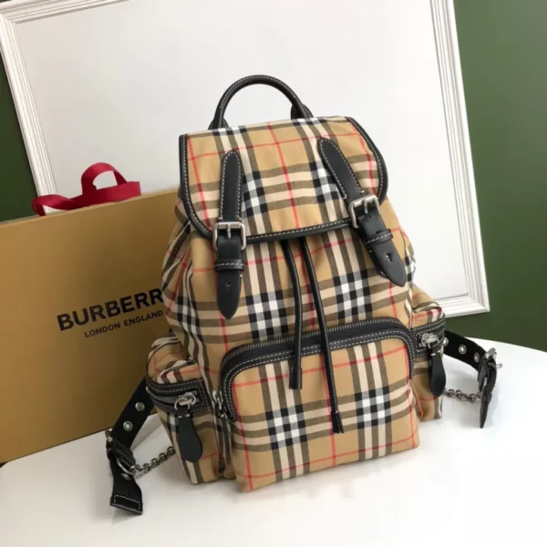 Burberry bag - rep bags