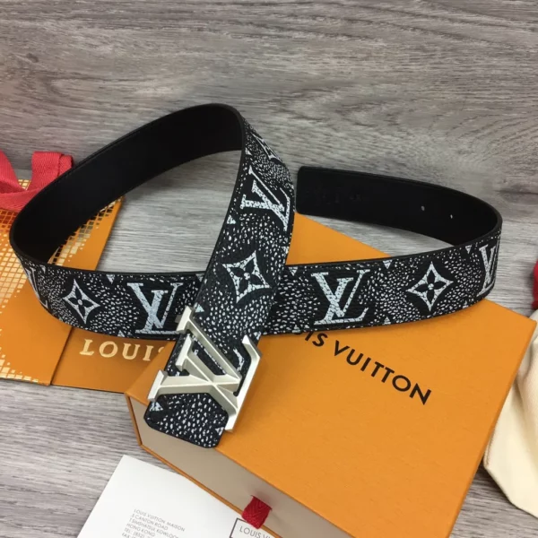 Louis Vuitton belt