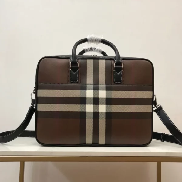 Burberry bag - rep bags