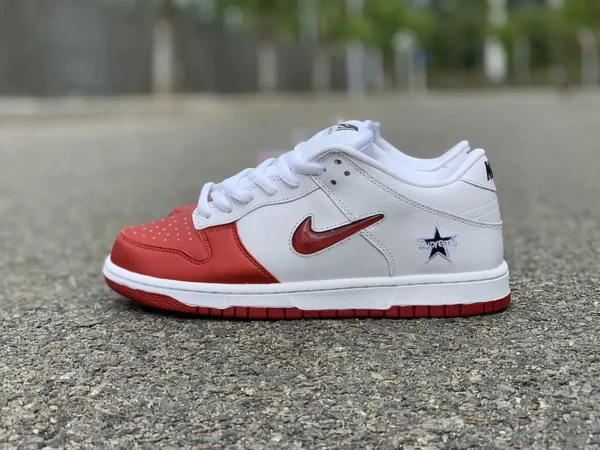 Supreme x Nike SB Dunk Low - Replica shoes