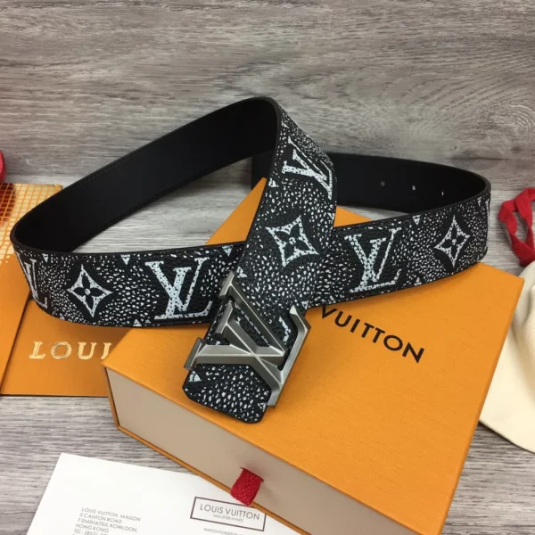 Louis Vuitton belt