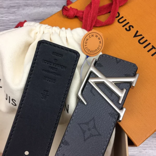 Louis Vuitton belt