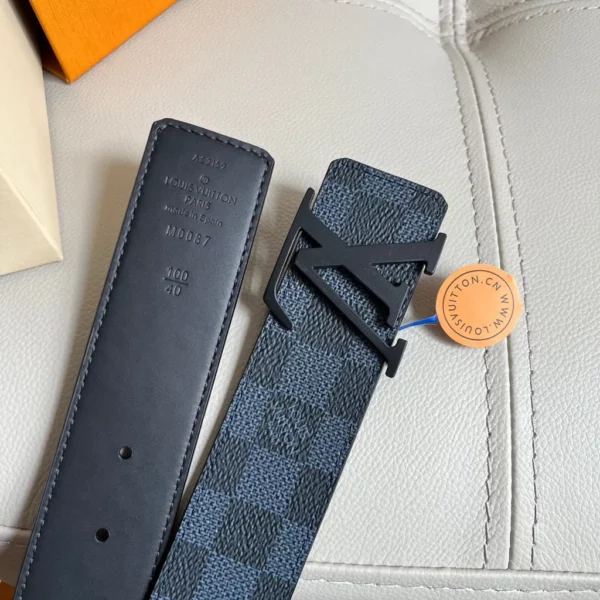 Louis Vuitton belt