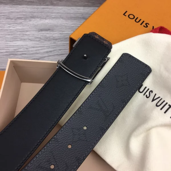 Louis Vuitton belt