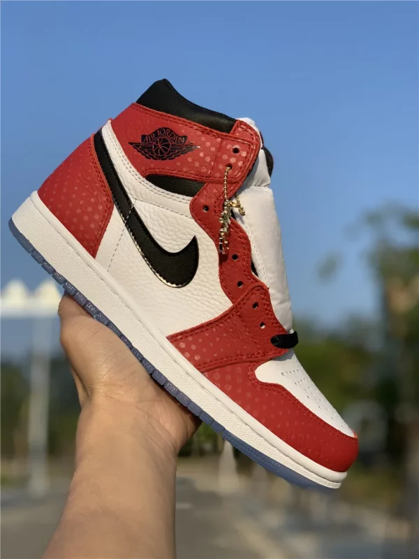 Air Jordan 1 Retro High OG Chicago Crystal - 2018-12-24 - Replica shoes