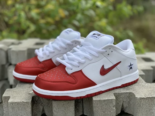 Supreme x Nike SB Dunk Low - Replica shoes