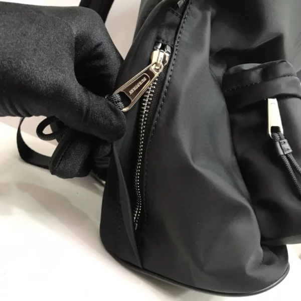 Burberry bag - rep bags