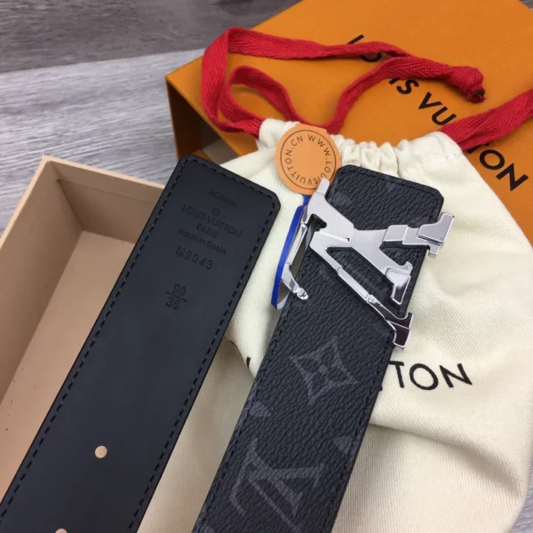 Louis Vuitton belt