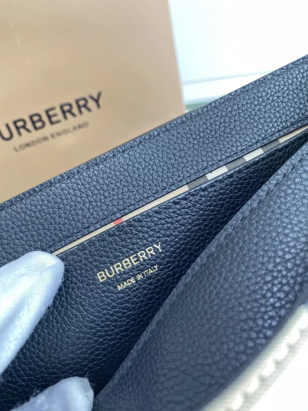 Burberry bag - rep bags