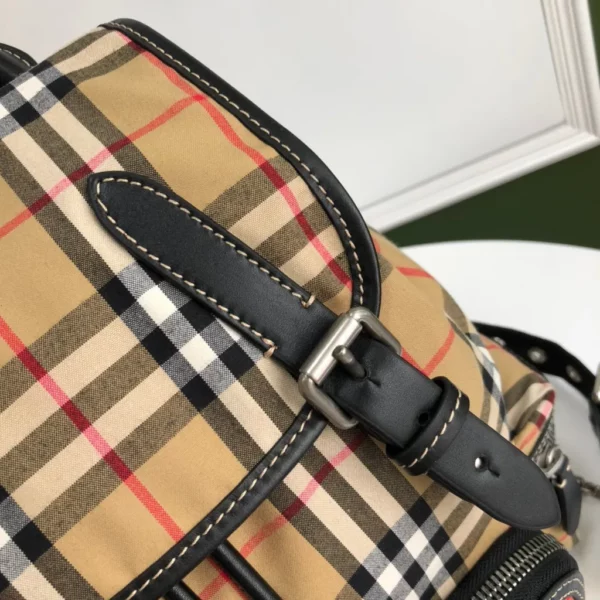 Burberry bag - rep bags