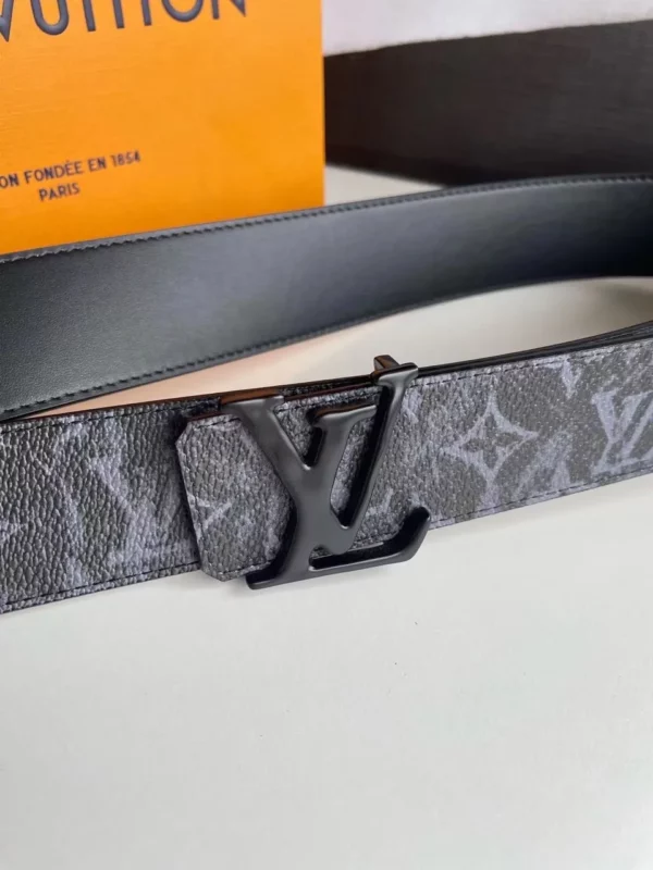 Louis Vuitton belt