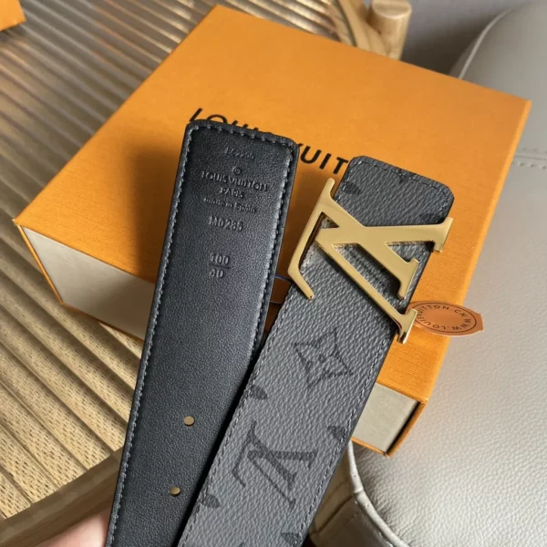 Louis Vuitton belt