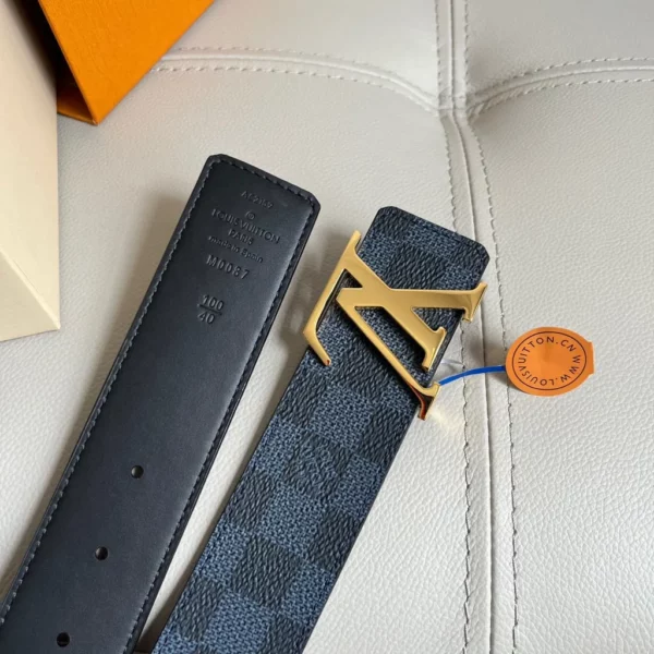 Louis Vuitton belt