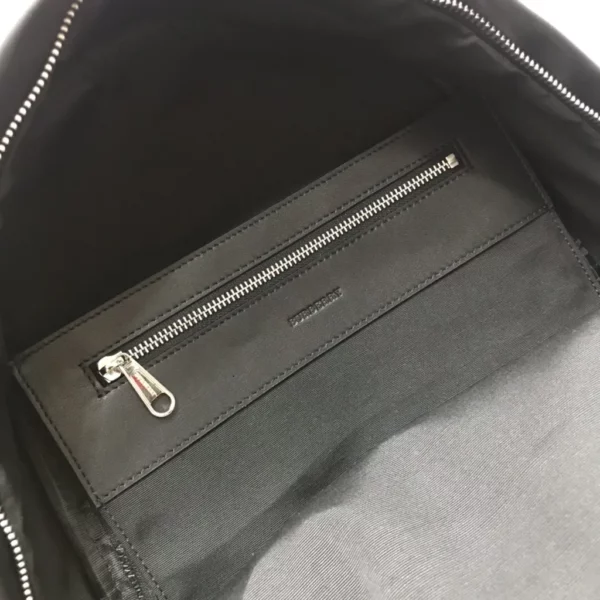 Burberry bag - rep bags